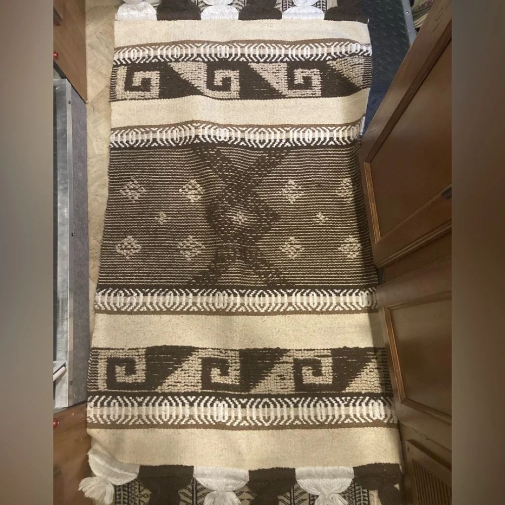Peruvian? Brown /Cream Geometric Pattern Rug/Wall Hanging Wool Blend pre loved